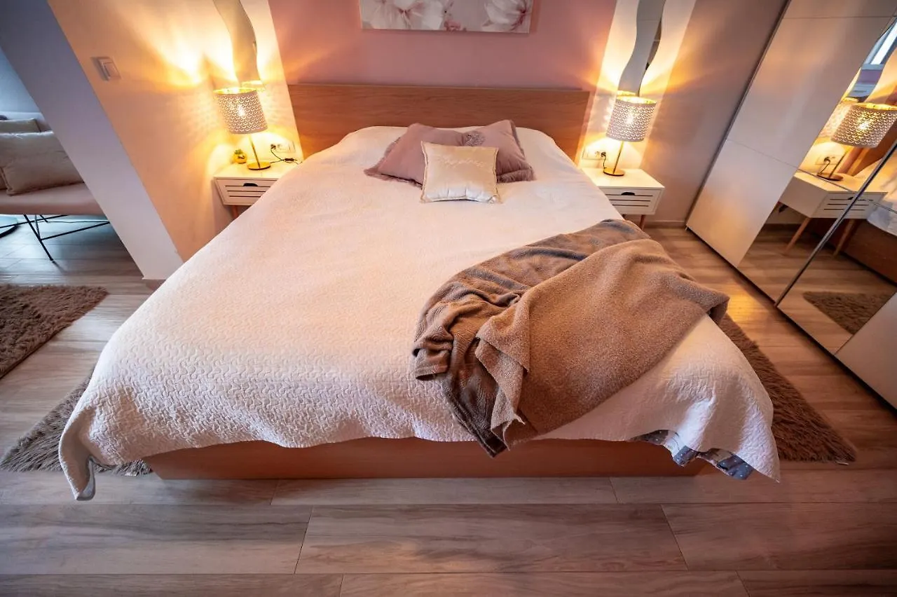Penthouse Fravita Medulin 0*,  Croatia